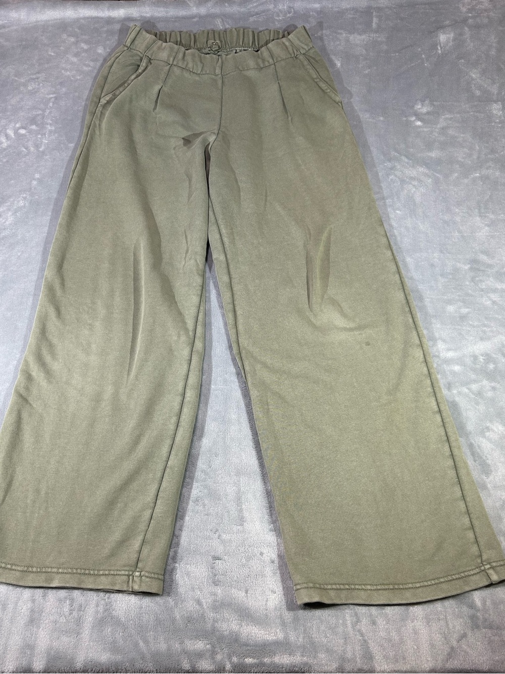 Aerie Women’s Wide Leg Olive Green Lounge Pants-medium